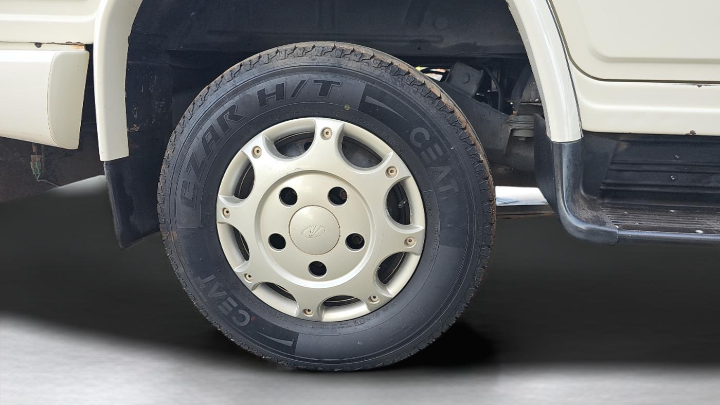 2021 Mahindra Bolero B6, Diesel, Manual, 75,537 km, Right Rear Wheel