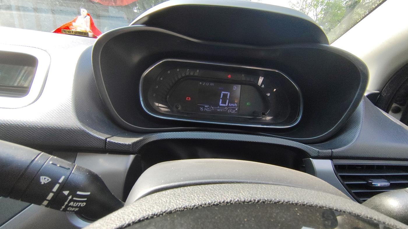 2022 Tata NEXON XM PLUS SUNROOF DIESEL, Diesel, Manual, 75,140 km, Odometer Image