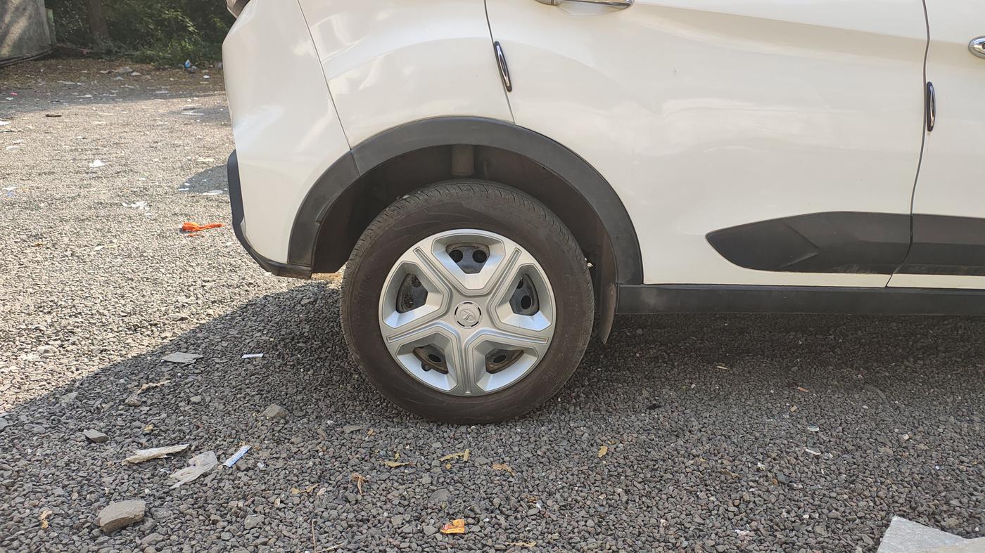 2022 Tata NEXON XM PLUS SUNROOF DIESEL, Diesel, Manual, 75,140 km, Right Rear Wheel