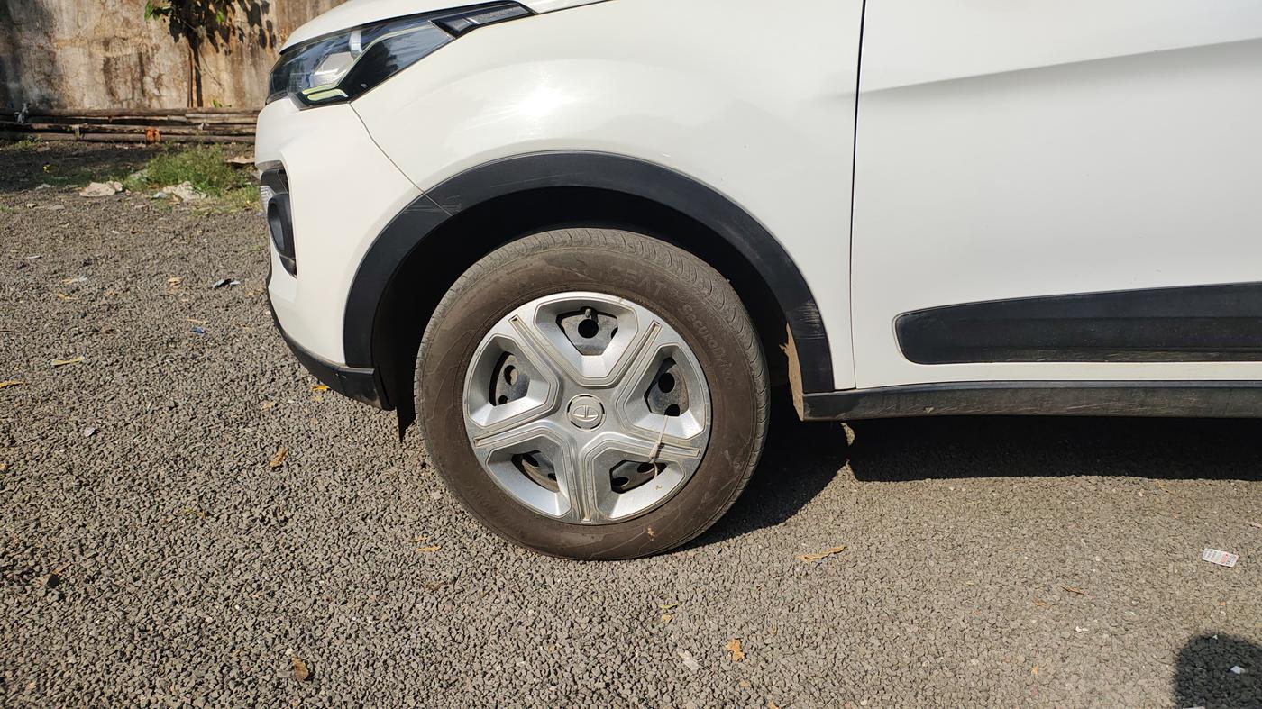 2022 Tata NEXON XM PLUS SUNROOF DIESEL, Diesel, Manual, 75,140 km, Left Front Wheel
