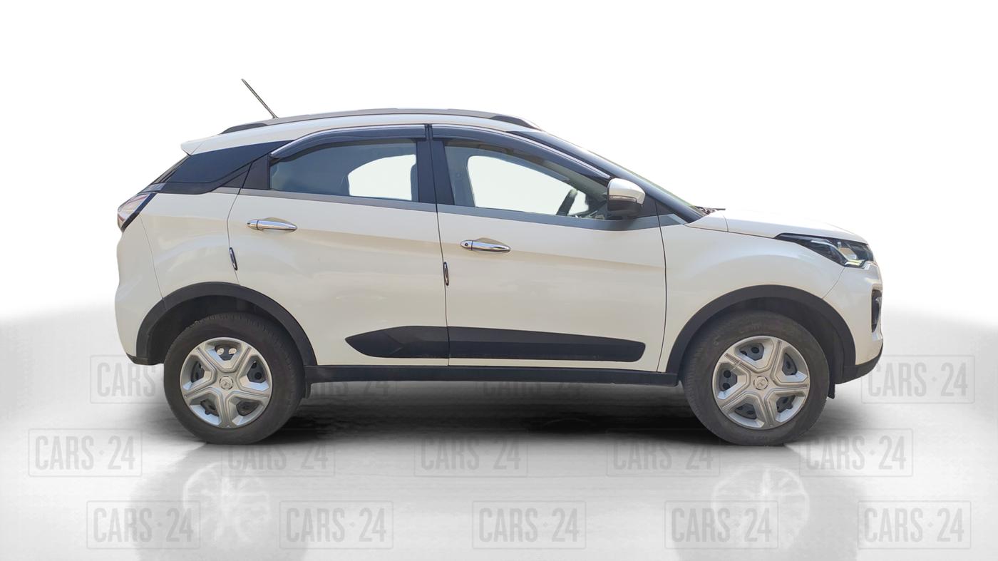 2022 Tata NEXON XM PLUS SUNROOF DIESEL, Diesel, Manual, 75,140 km, Right Side View