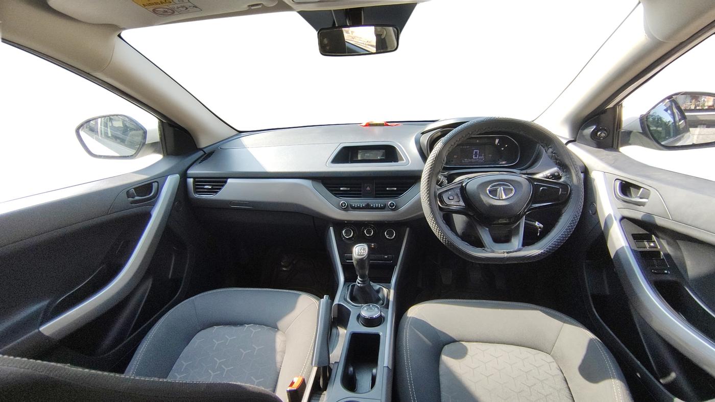 2022 Tata NEXON XM PLUS SUNROOF DIESEL, Diesel, Manual, 75,140 km, Dashboard