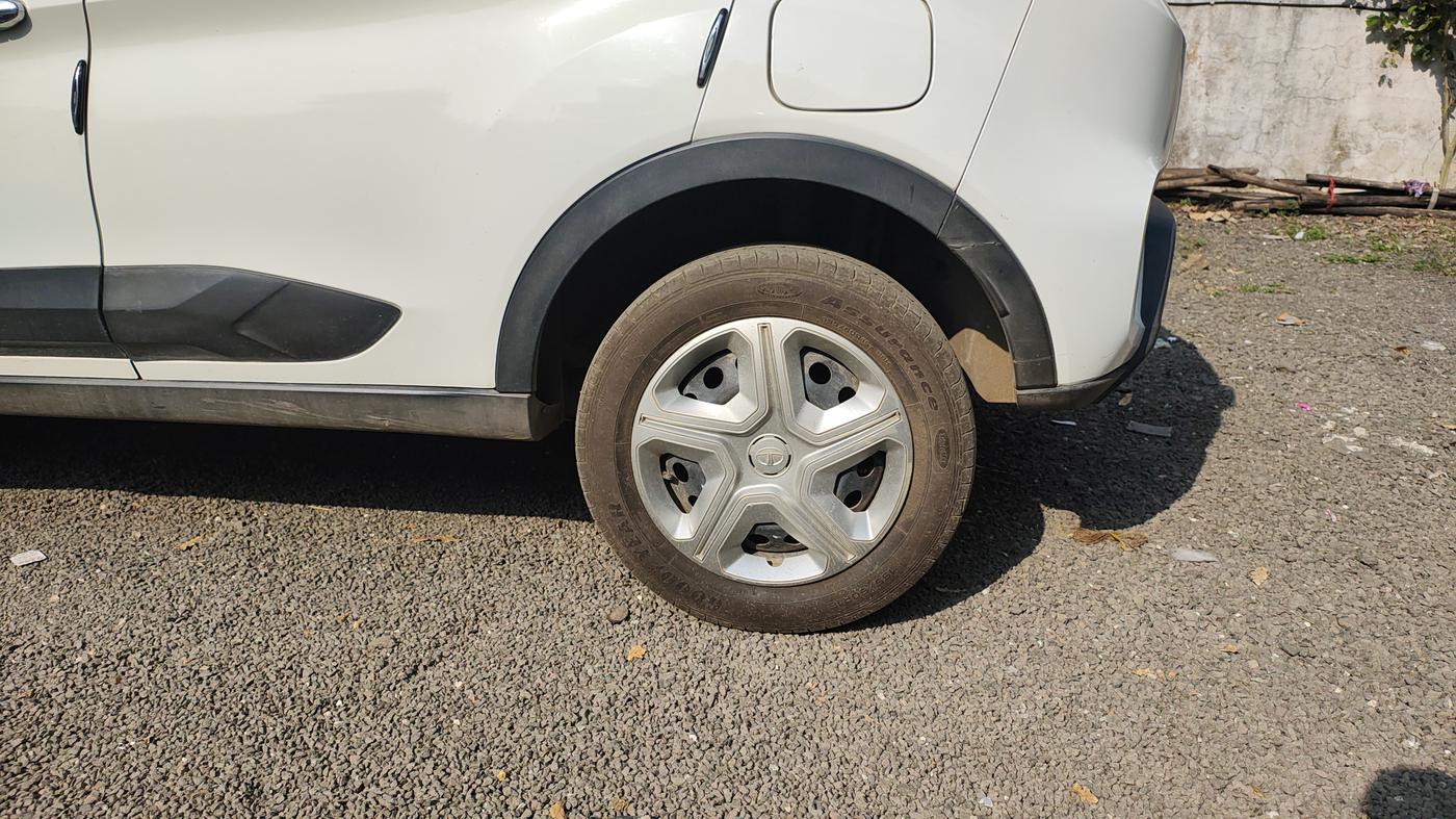 2022 Tata NEXON XM PLUS SUNROOF DIESEL, Diesel, Manual, 75,140 km, Left Rear Wheel