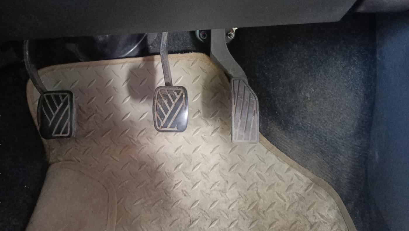 2012 Maruti Ritz VDI, Diesel, Manual, 82,166 km, Pedals