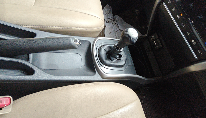 2019 Honda City 1.5L I-DTEC V, Diesel, Manual, 78,996 km, Gear Lever