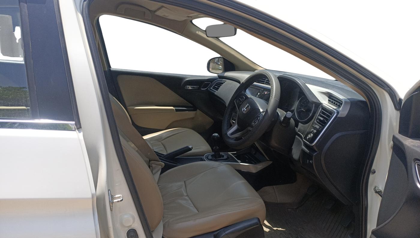 2017 Honda City 1.5L I-DTEC V, Diesel, Manual, 81,565 km, Right Side Front Door Cabin