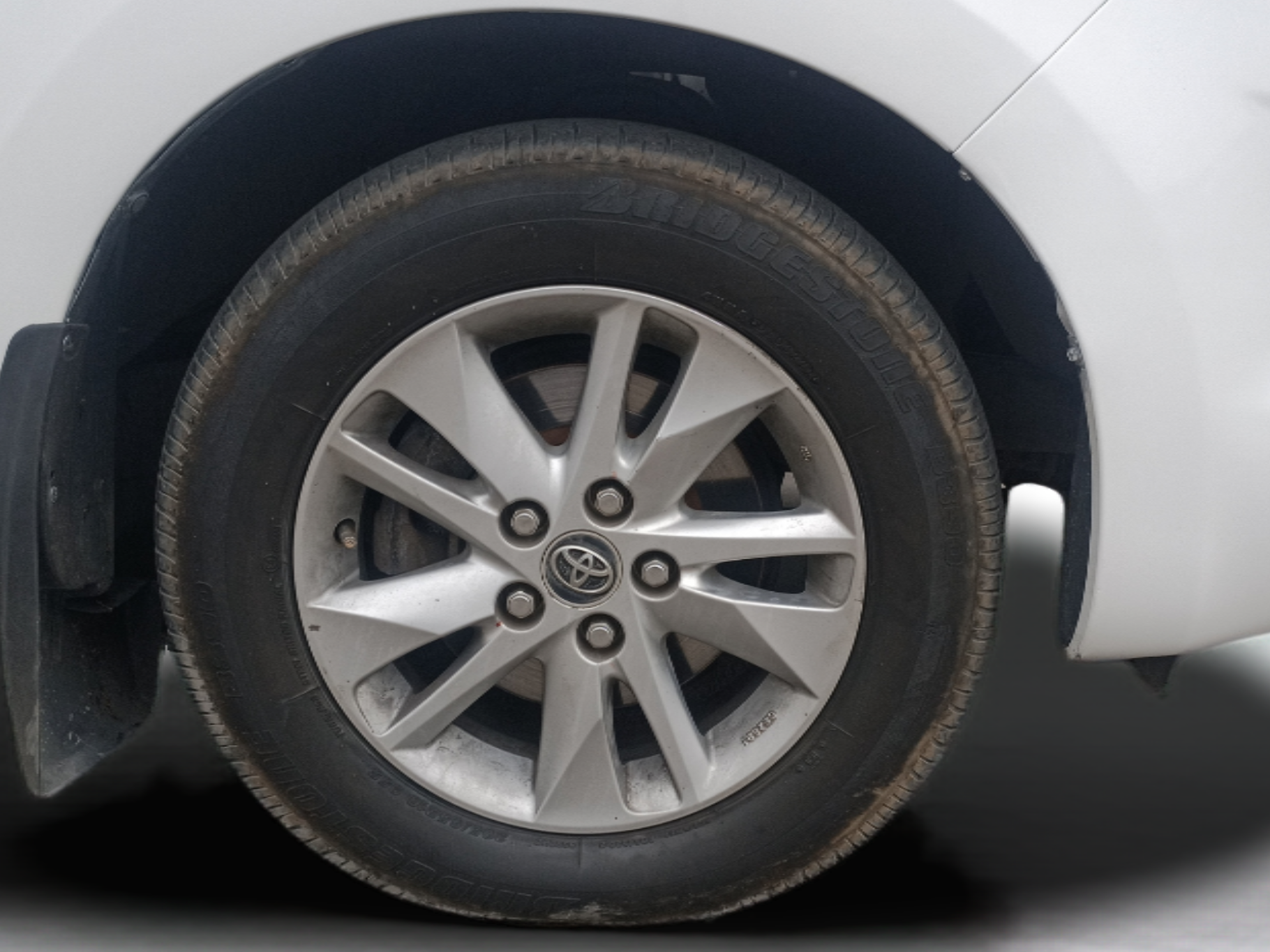 2016 Toyota Innova Crysta 2.4 VX 8 STR, Diesel, Manual, 1,07,770 km, Right Front Wheel