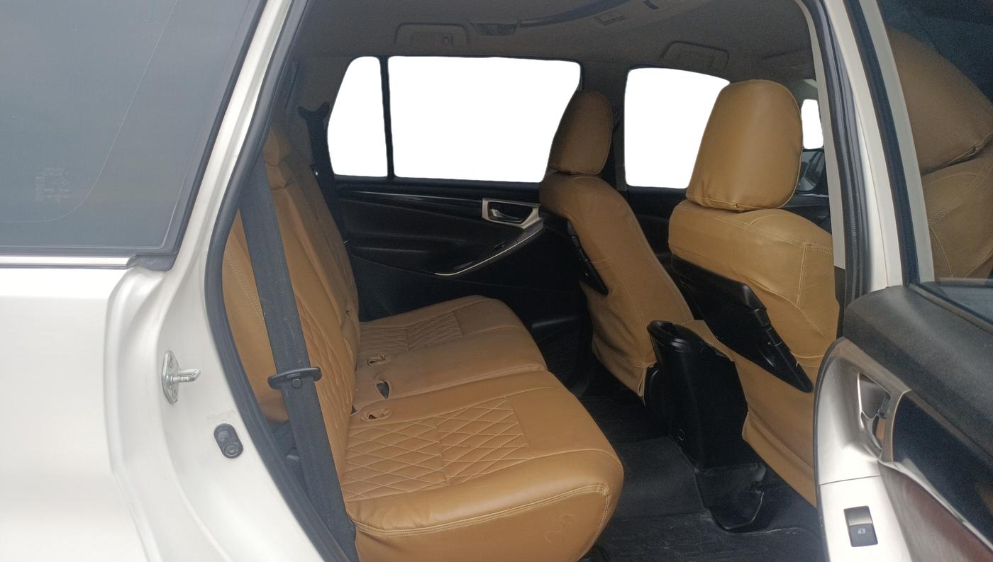 2016 Toyota Innova Crysta 2.4 VX 8 STR, Diesel, Manual, 1,07,770 km, Right Side Rear Door Cabin