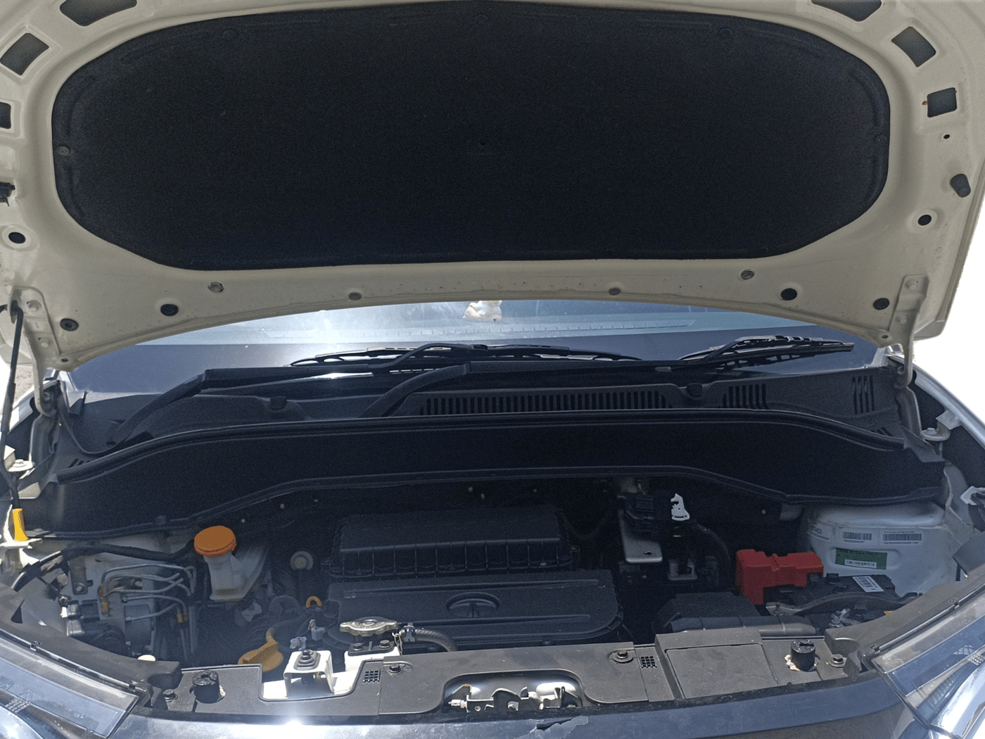 2021 Tata PUNCH ACCOMPLISHED MT, Petrol, Manual, 31,000 km, Open Bonnet