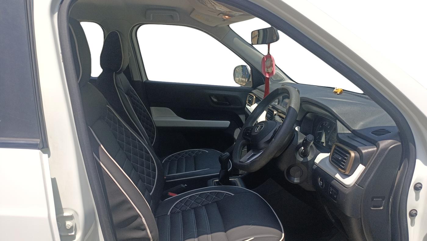 2021 Tata PUNCH ACCOMPLISHED MT, Petrol, Manual, 31,000 km, Right Side Front Door Cabin