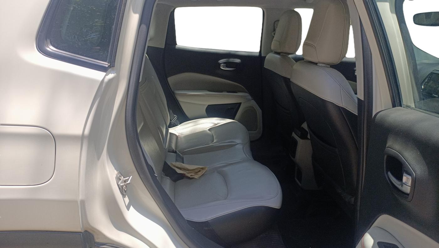 2018 Jeep Compass LIMITED 2.0 DIESEL, Diesel, Manual, 81,425 km, Right Side Rear Door Cabin