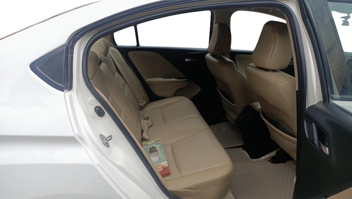 2014 Honda City 1.5L I-DTEC VX, Diesel, Manual, 1,08,224 km, Right Side Rear Door Cabin
