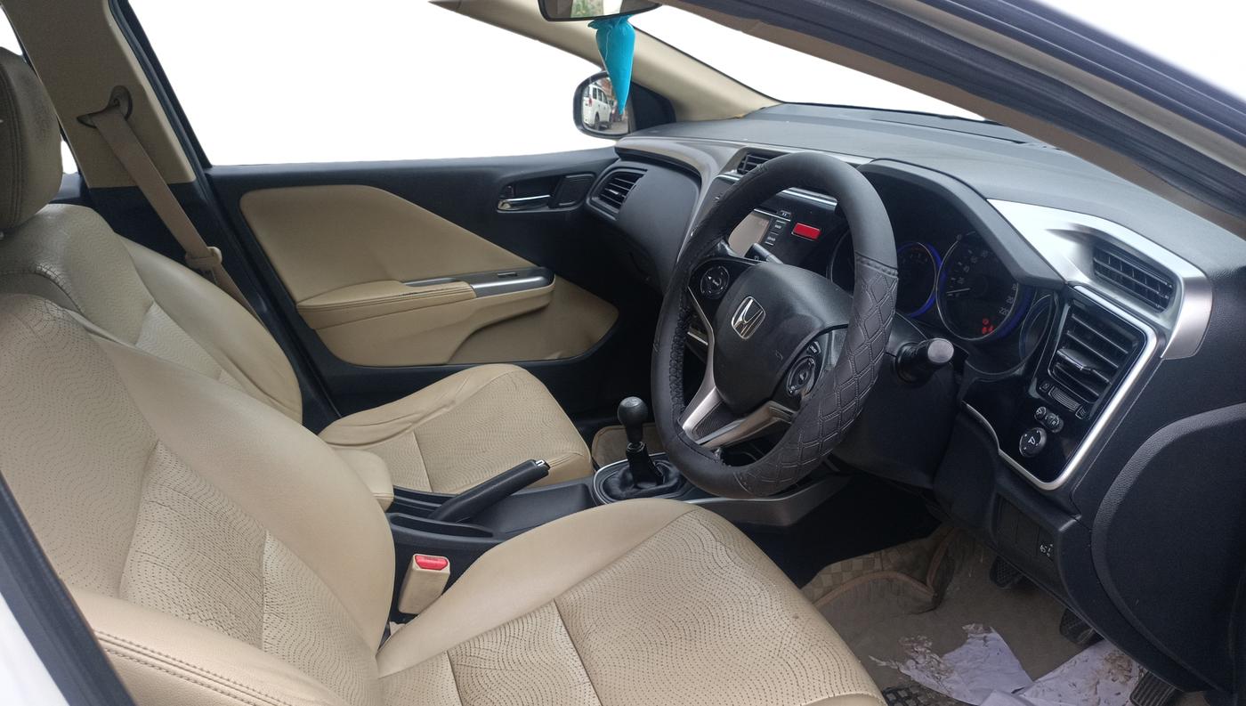 2014 Honda City 1.5L I-DTEC VX, Diesel, Manual, 1,08,224 km, Right Side Front Door Cabin
