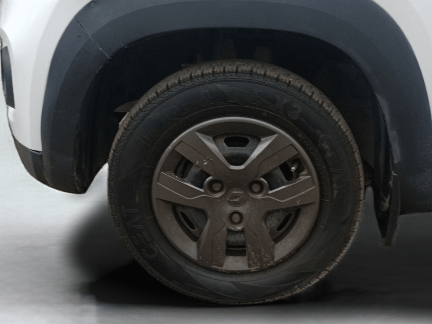 2019 Renault Kwid RXT 1.0 AMT (O), Petrol, Automatic, 17,980 km, Left Rear Wheel