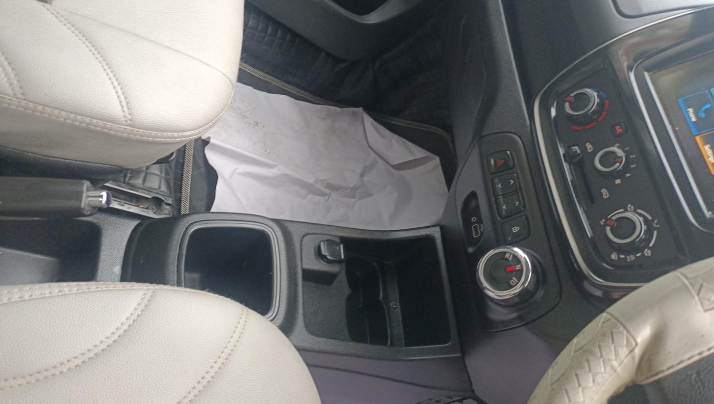 2019 Renault Kwid RXT 1.0 AMT (O), Petrol, Automatic, 17,980 km, Gear Lever