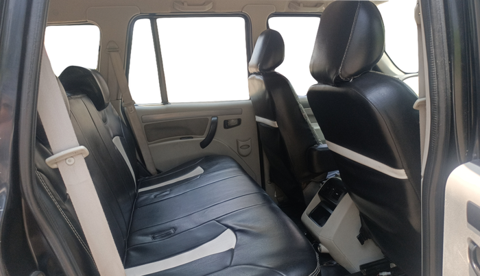 2019 Mahindra Scorpio S9, Diesel, Manual, 69,000 km, Right Side Rear Door Cabin