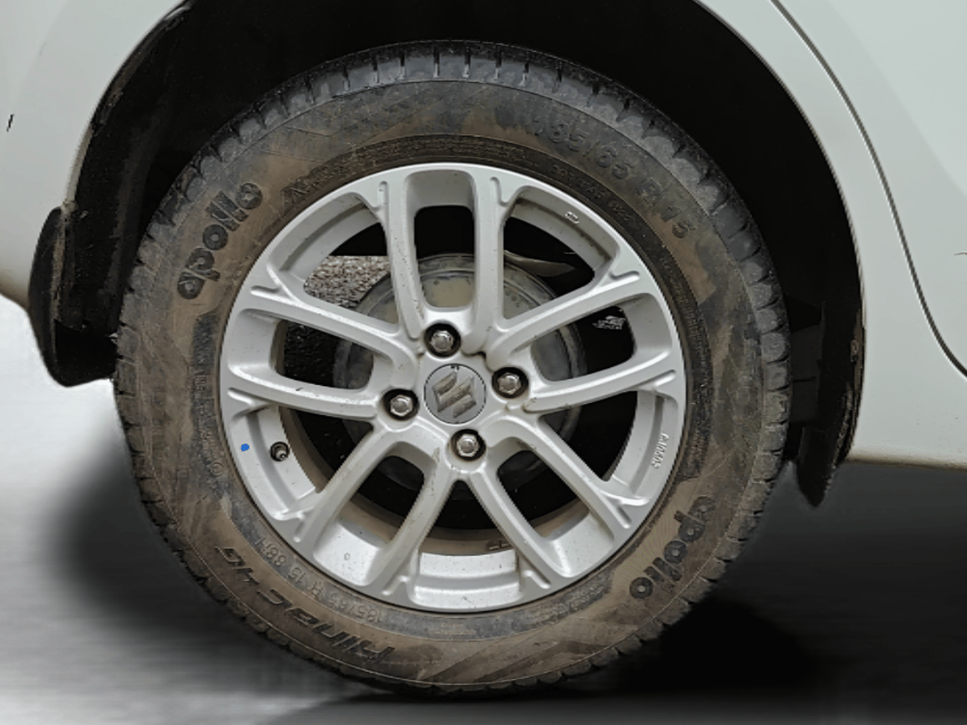 2022 Maruti Swift ZXI, Petrol, Manual, 23,710 km, Right Rear Wheel