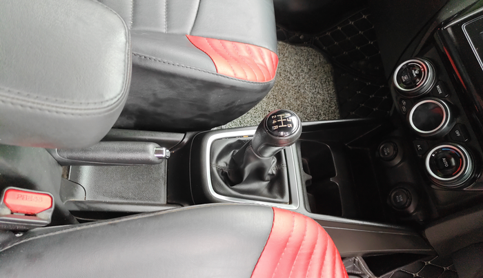 2022 Maruti Swift ZXI, Petrol, Manual, 23,710 km, Gear Lever