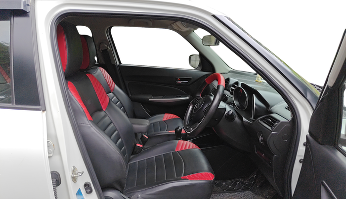 2022 Maruti Swift ZXI, Petrol, Manual, 23,710 km, Right Side Front Door Cabin