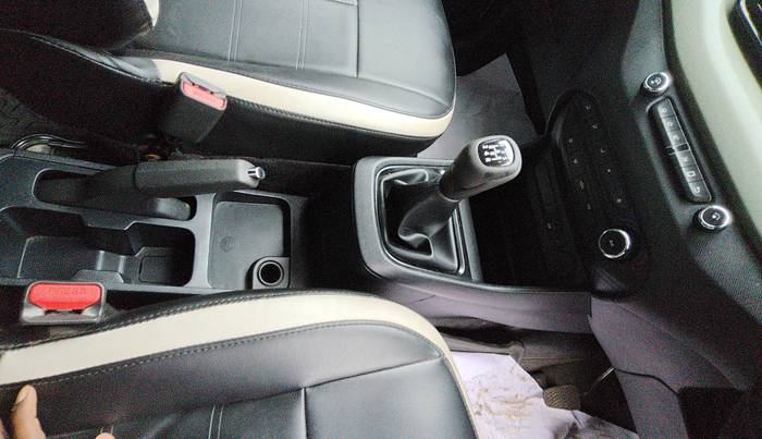 2022 Tata PUNCH ADVENTURE MT, Petrol, Manual, 43,285 km, Gear Lever