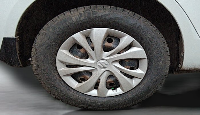 2015 Maruti Swift Dzire VDI, Diesel, Manual, 81,363 km, Right Rear Wheel
