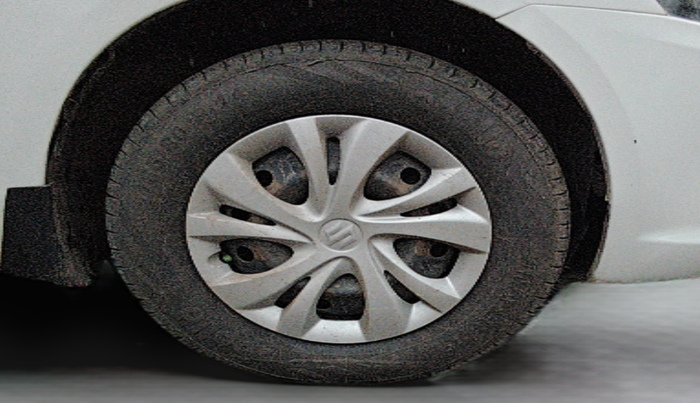 2015 Maruti Swift Dzire VDI, Diesel, Manual, 81,363 km, Right Front Wheel