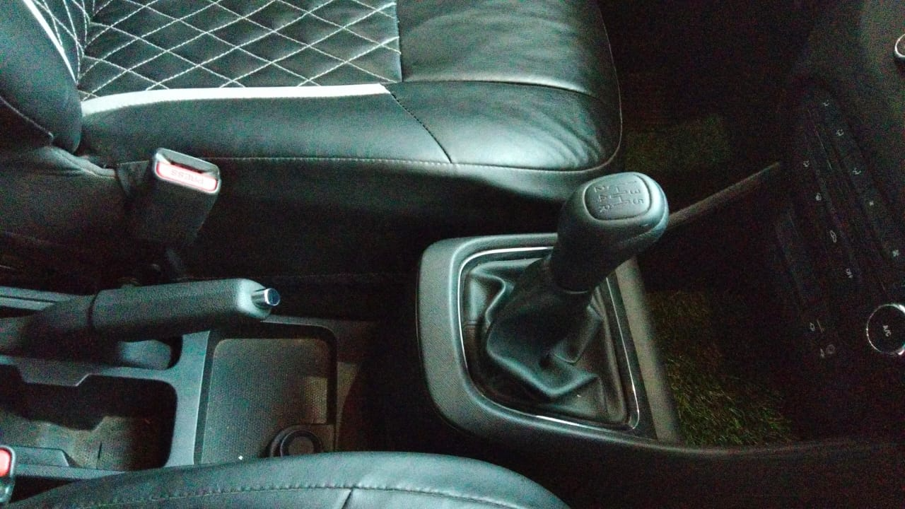 2022 Tata PUNCH PURE MT, Petrol, Manual, 46,000 km, Gear Lever