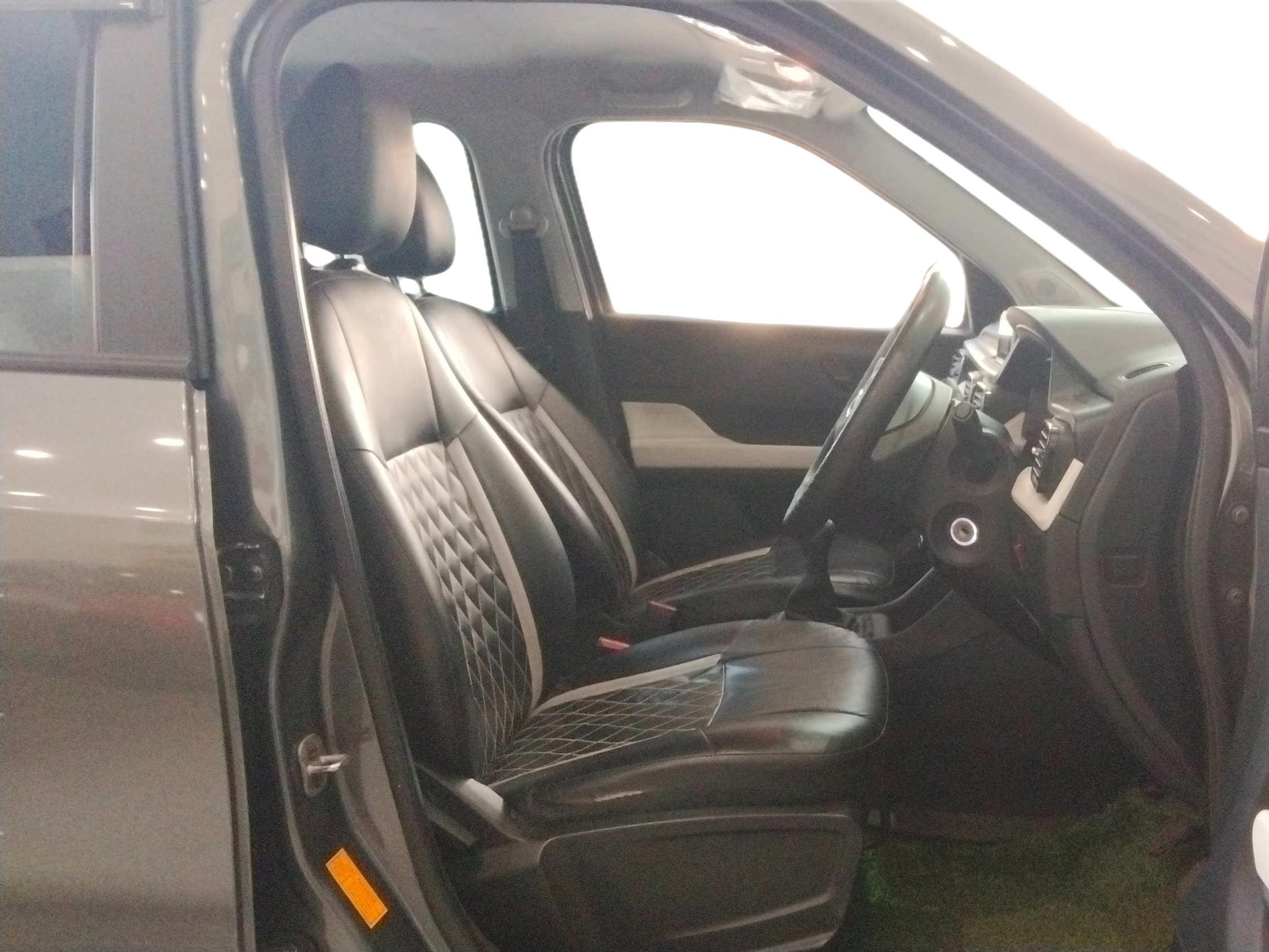 2022 Tata PUNCH PURE MT, Petrol, Manual, 46,000 km, Right Side Front Door Cabin
