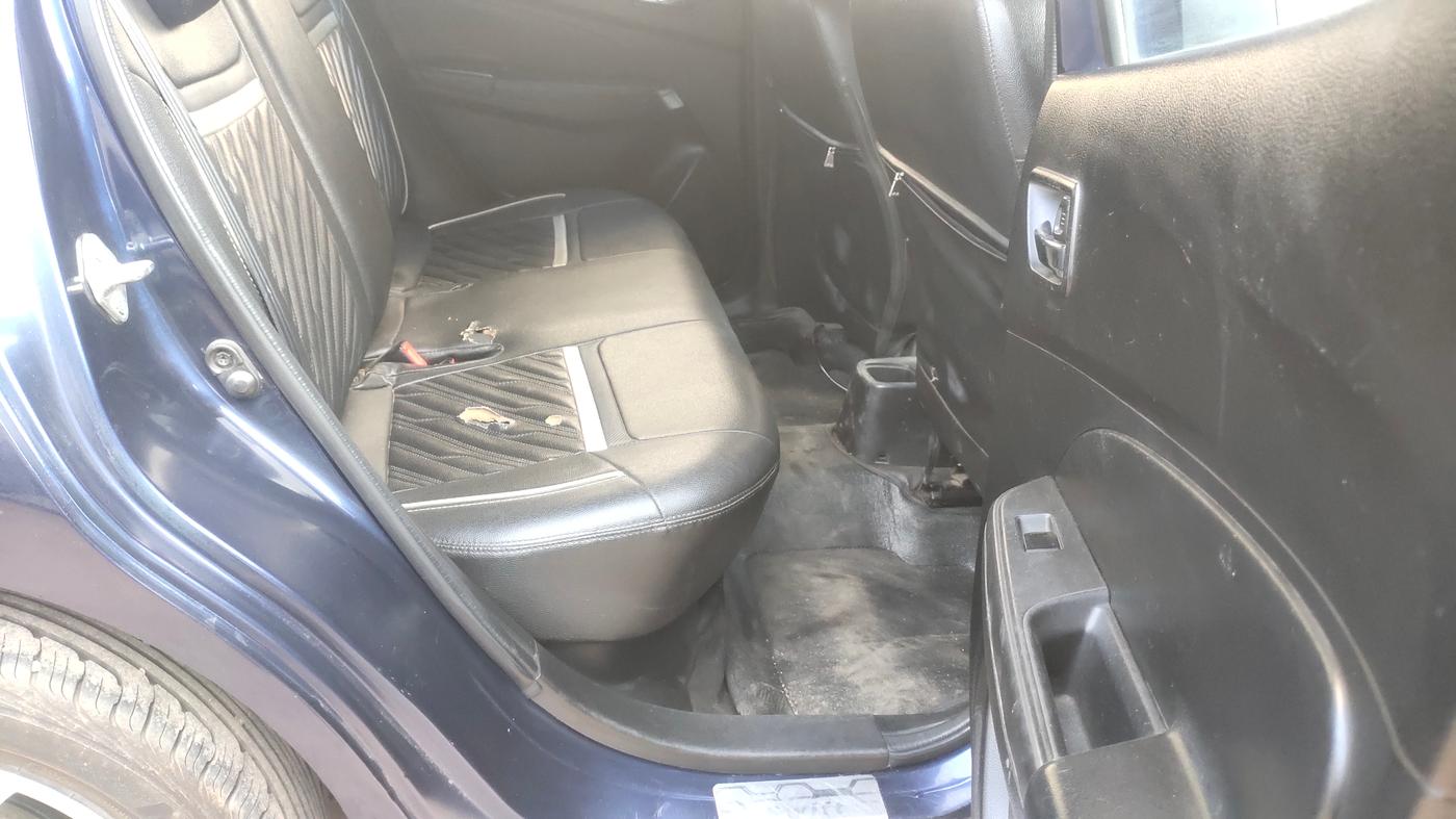 2018 Maruti Swift ZXI, Petrol, Manual, 1,04,882 km, Right Side Rear Door Cabin