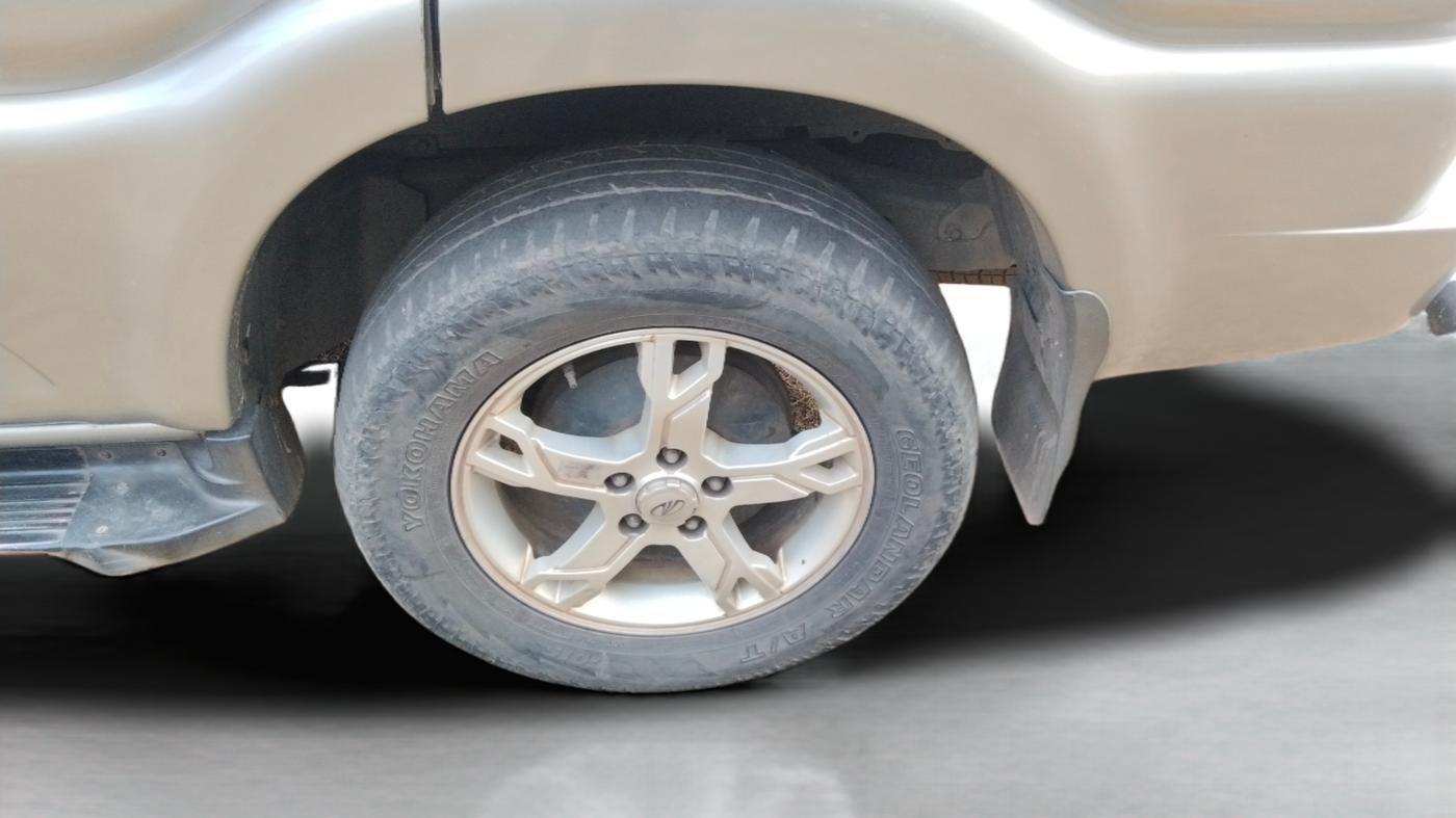 2015 Mahindra Scorpio S10, Diesel, Manual, 82,852 km, Left Rear Wheel