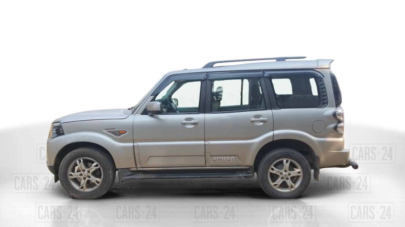 2015 Mahindra Scorpio S10, Diesel, Manual, 82,852 km, Left Side