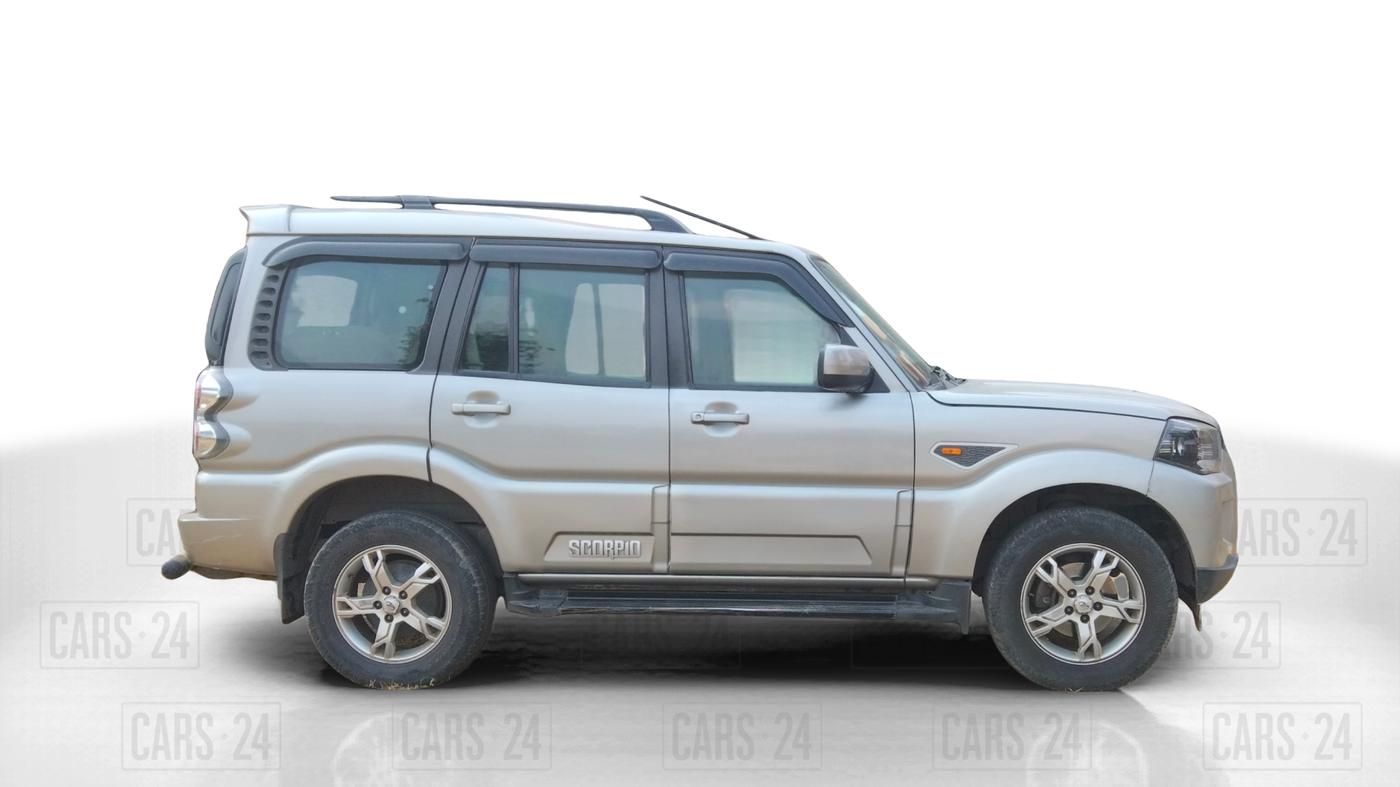 2015 Mahindra Scorpio S10, Diesel, Manual, 82,852 km, Right Side View