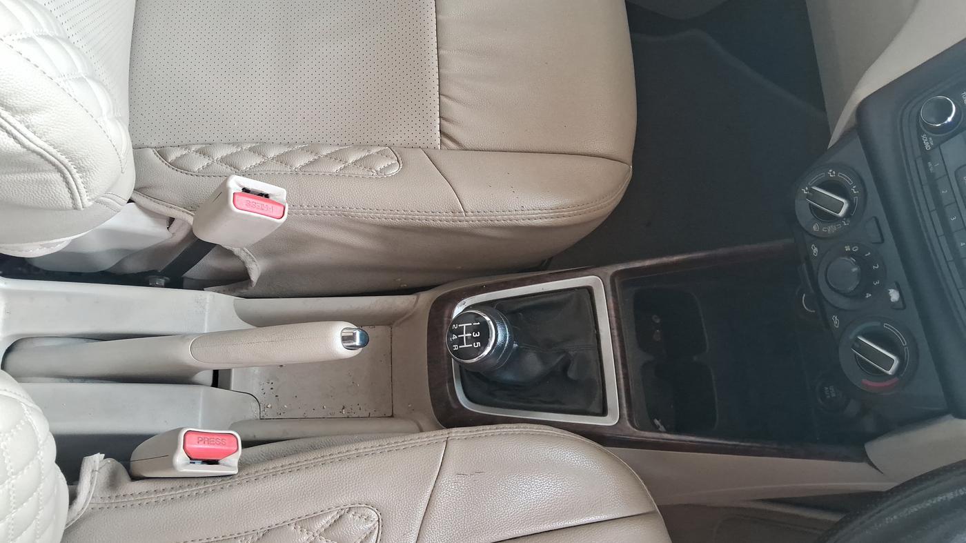 2019 Maruti Dzire VXI, Petrol, Manual, 90,068 km, Gear Lever