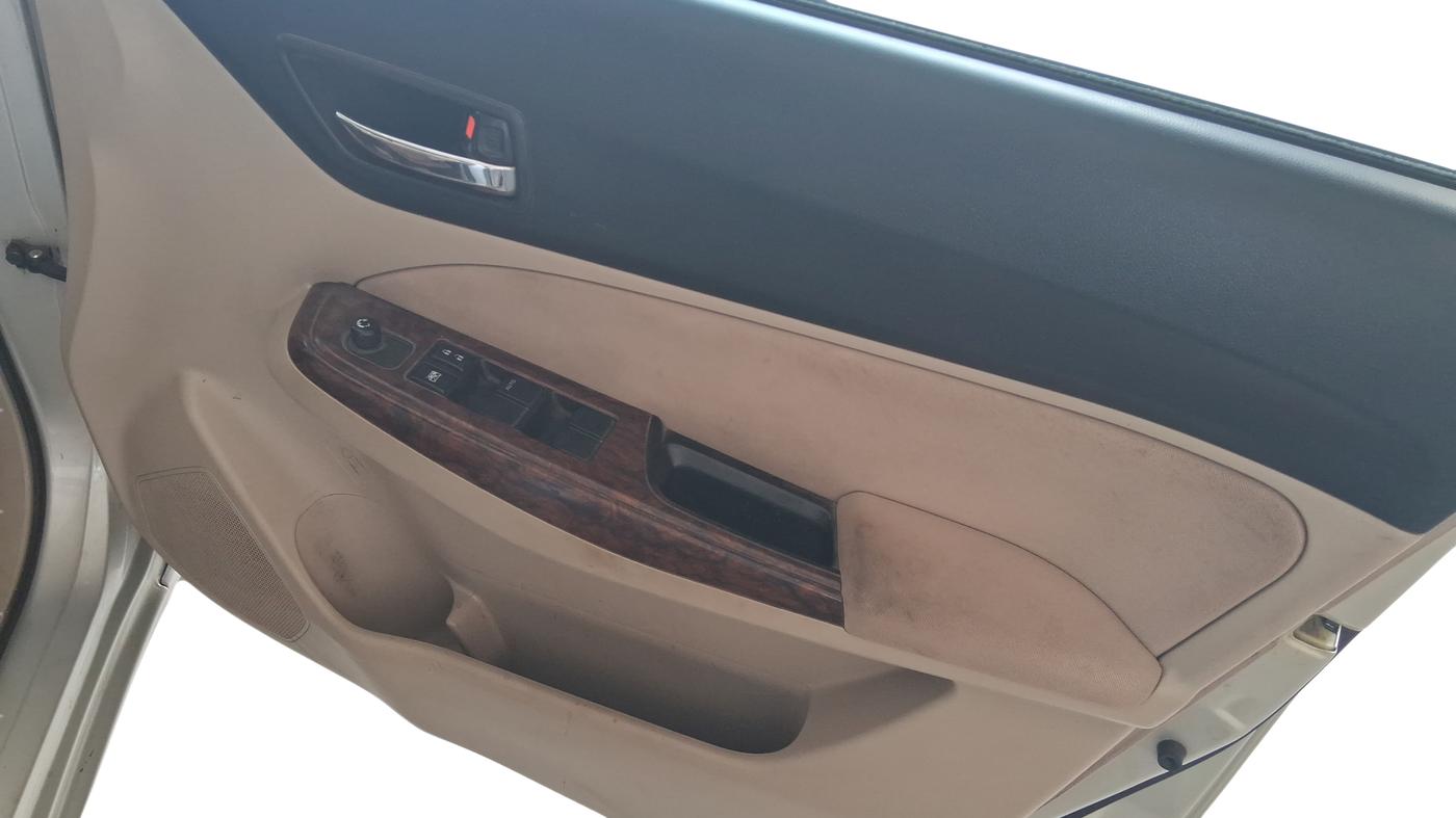 2019 Maruti Dzire VXI, Petrol, Manual, 90,068 km, Driver Side Door Panel Controls