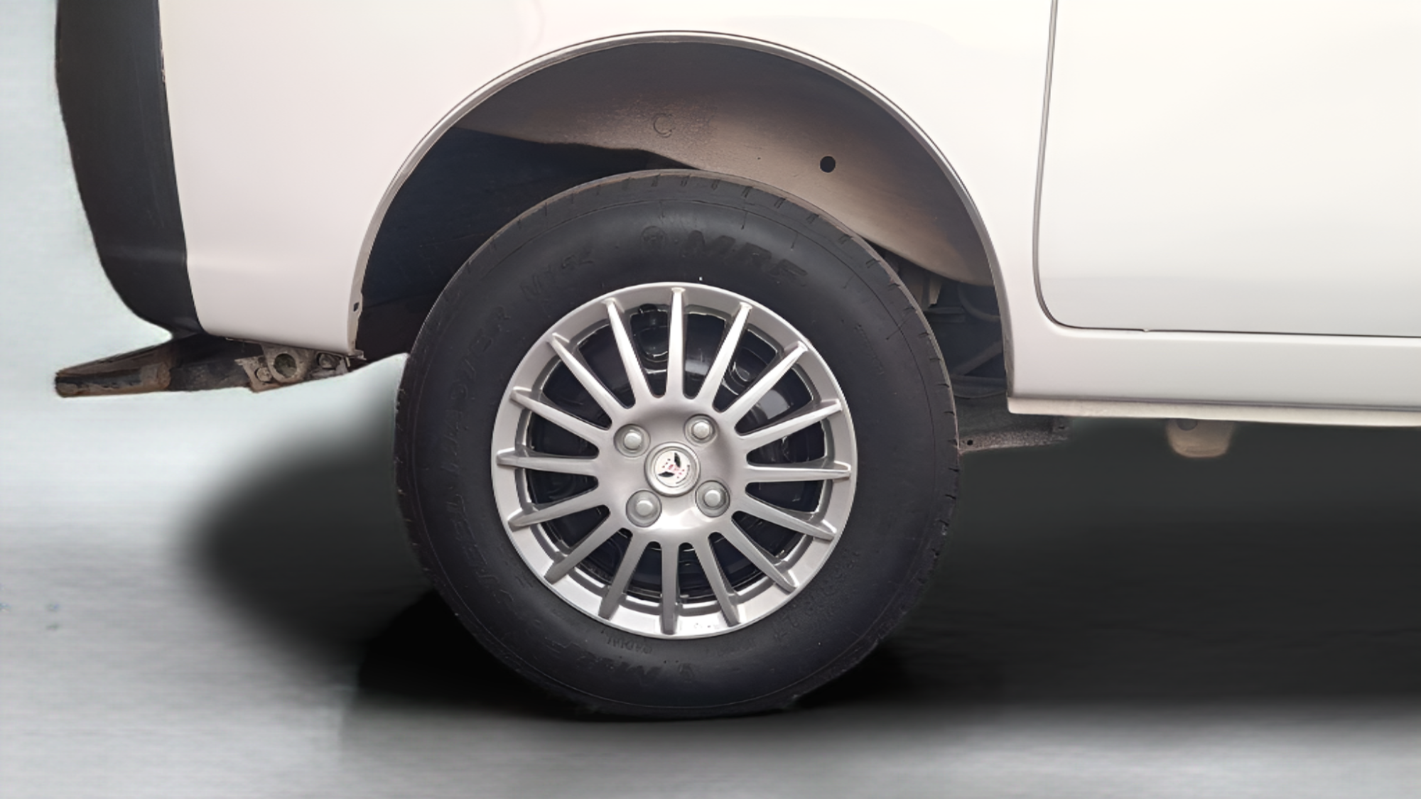 2022 Maruti Eeco 5 STR AC (O), Petrol, Manual, 59,000 km, Right Rear Wheel
