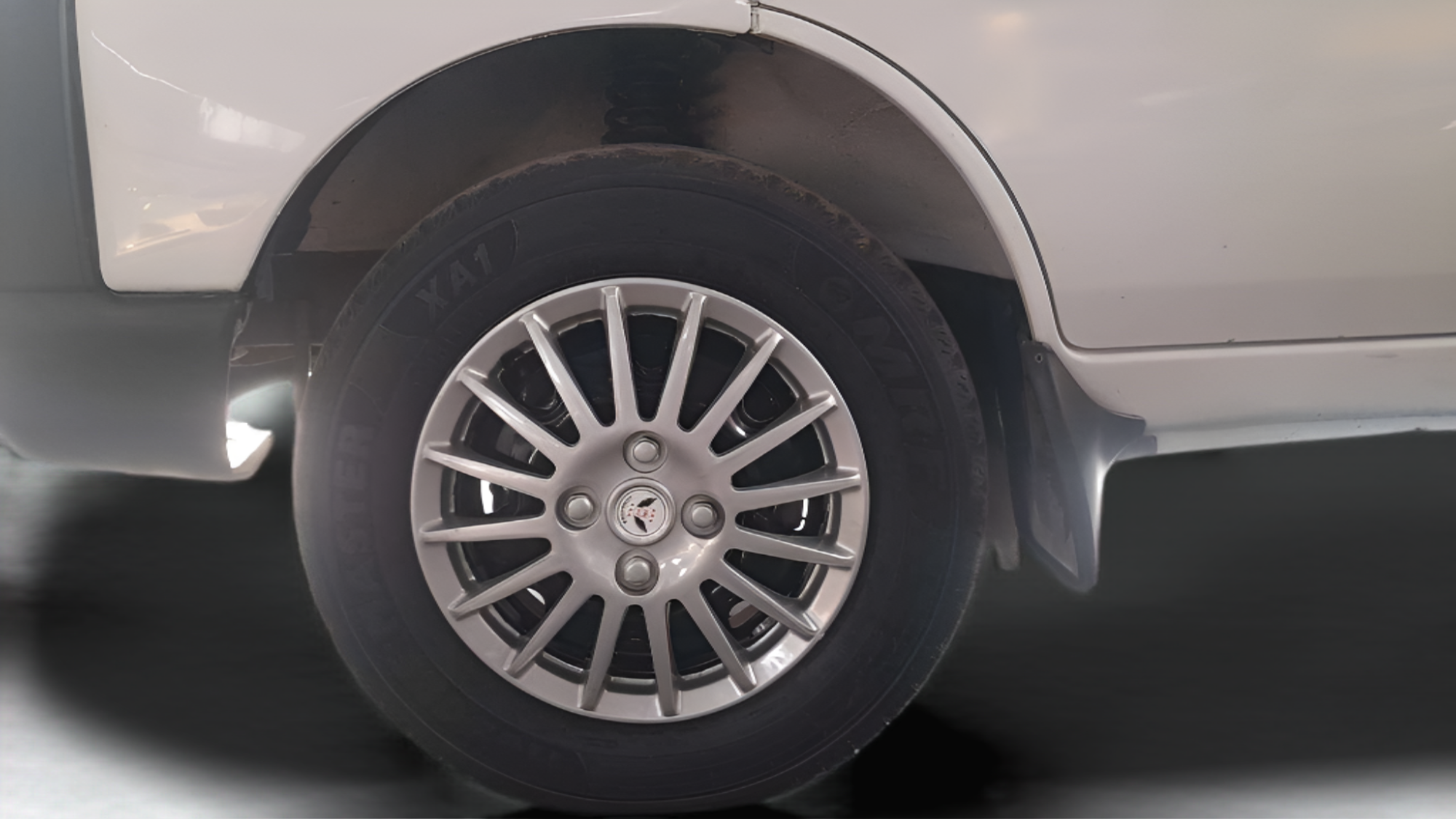 2022 Maruti Eeco 5 STR AC (O), Petrol, Manual, 59,000 km, Left Front Wheel