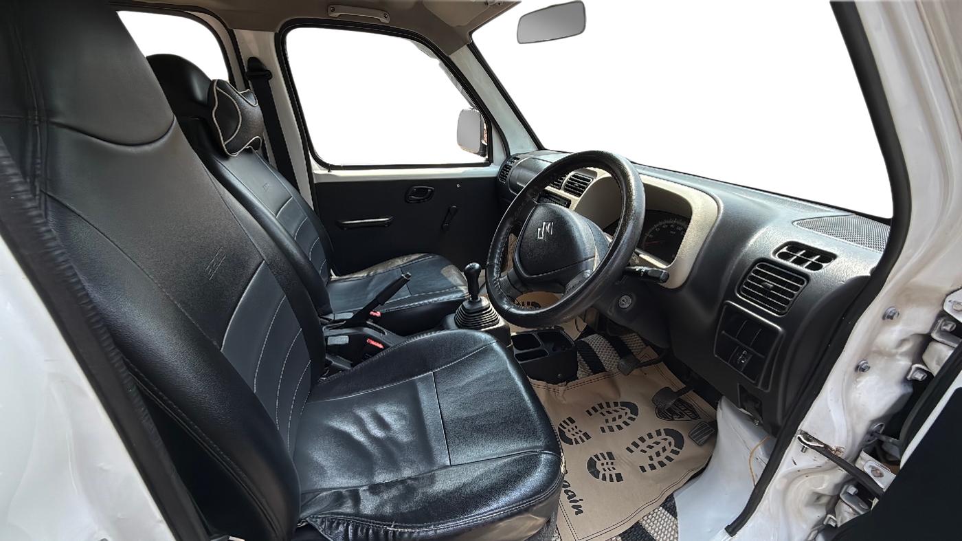 2022 Maruti Eeco 5 STR AC (O), Petrol, Manual, 59,000 km, Right Side Front Door Cabin
