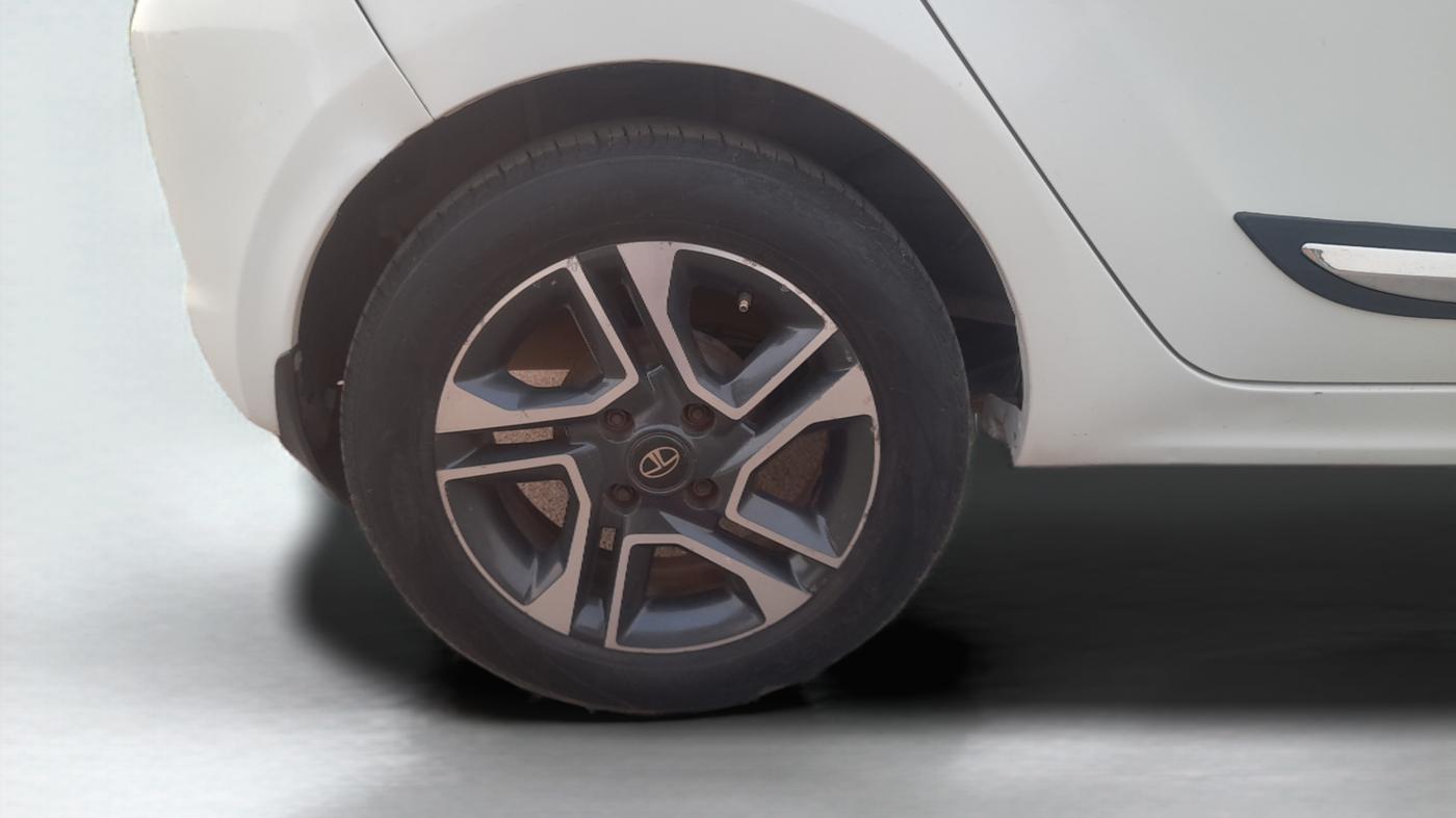 2019 Tata Tiago XZ PLUS PETROL, Petrol, Manual, 54,648 km, Right Rear Wheel