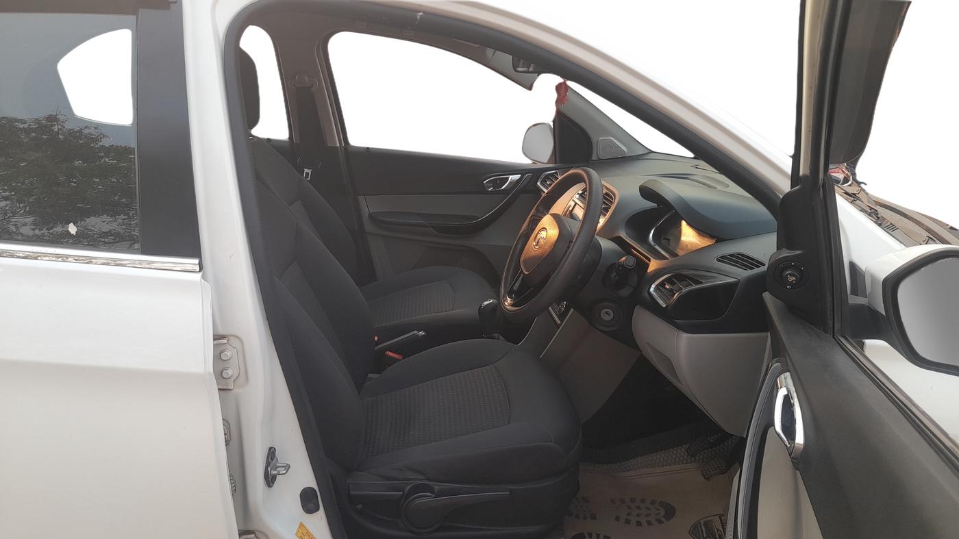 2019 Tata Tiago XZ PLUS PETROL, Petrol, Manual, 54,648 km, Right Side Front Door Cabin