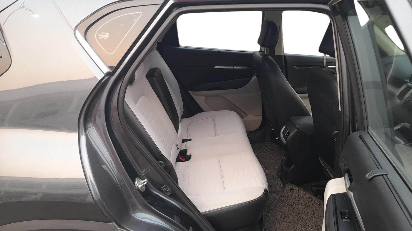2022 KIA SONET HTX ANNIVERSARY EDITION 1.5, Diesel, Manual, 82,084 km, Right Side Rear Door Cabin