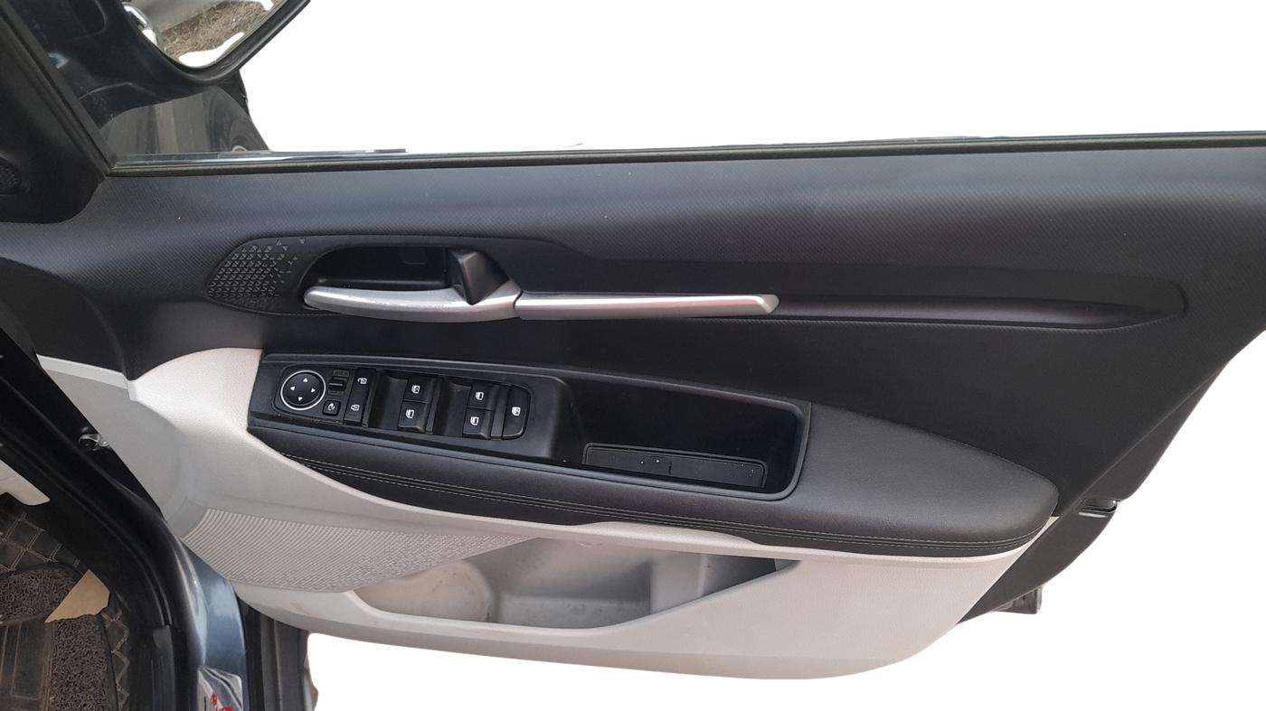 2022 KIA SONET HTX ANNIVERSARY EDITION 1.5, Diesel, Manual, 82,084 km, Driver Side Door Panel Controls