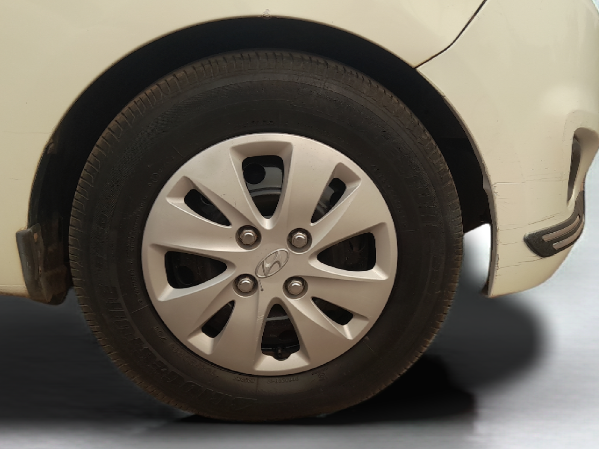 2011 Hyundai i10 SPORTZ 1.2, Petrol, Manual, 64,396 km, Right Front Wheel