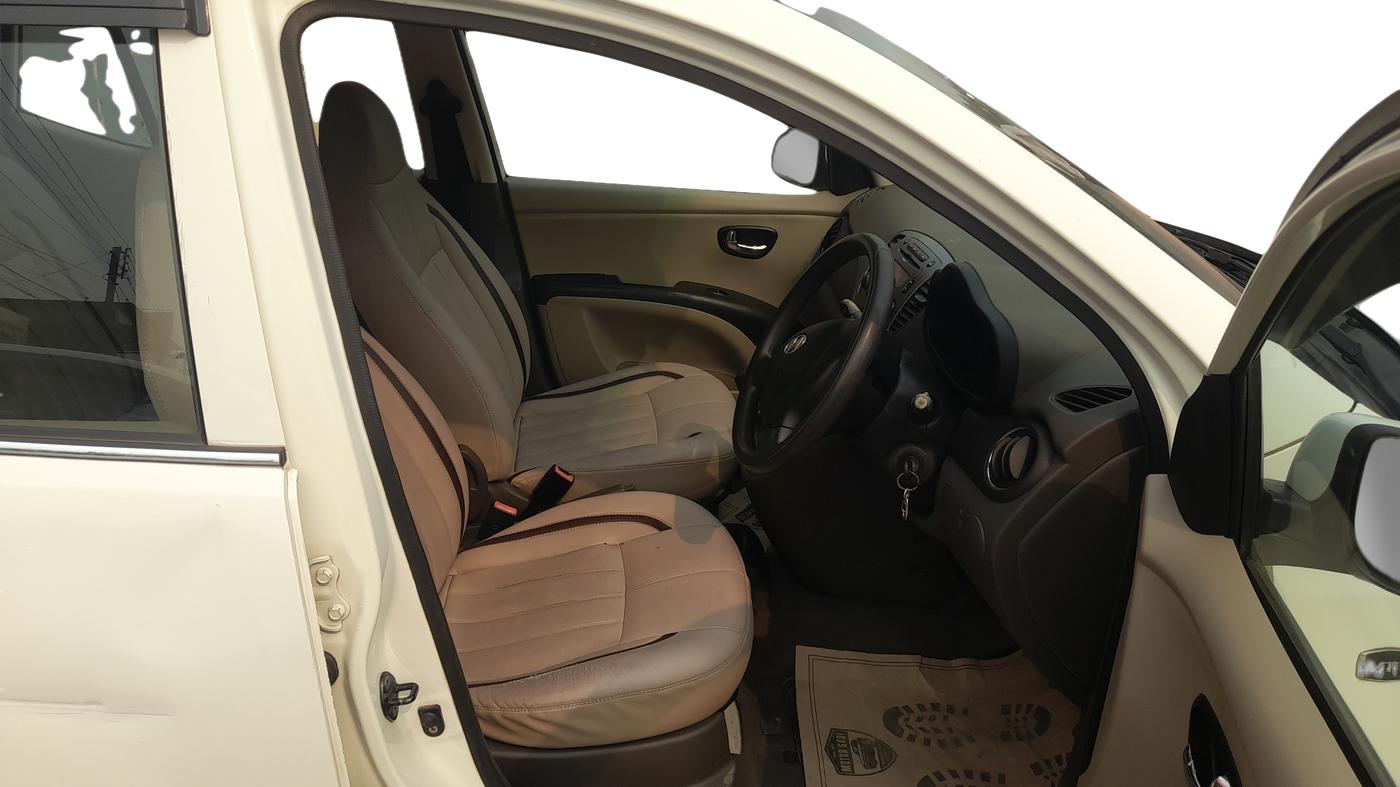 2011 Hyundai i10 SPORTZ 1.2, Petrol, Manual, 64,396 km, Right Side Front Door Cabin