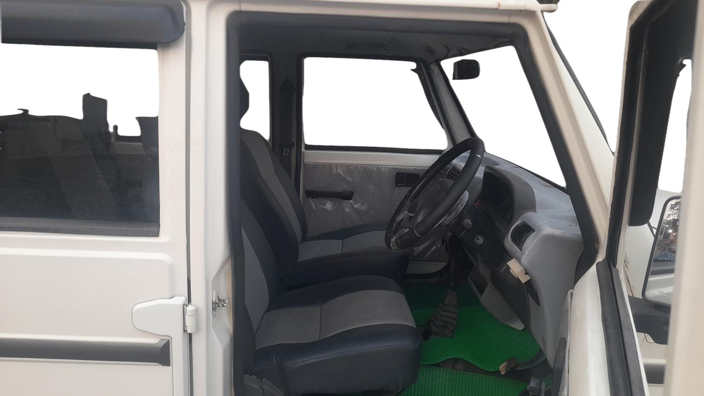 2010 Mahindra Bolero PLUS BS IV, Diesel, Manual, 1,90,775 km, Right Side Front Door Cabin