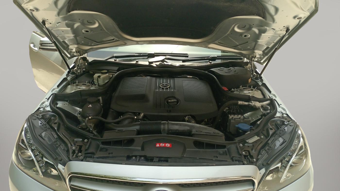2015 Mercedes Benz E Class E 250 CDI Avantgarde, Diesel, Automatic, 54,257 km, Open Bonnet