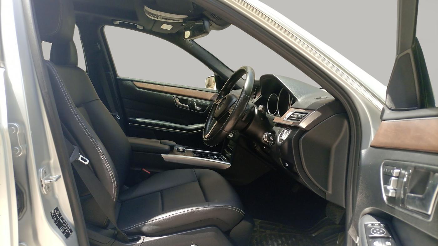 2015 Mercedes Benz E Class E 250 CDI Avantgarde, Diesel, Automatic, 54,257 km, Right Side Front Door Cabin