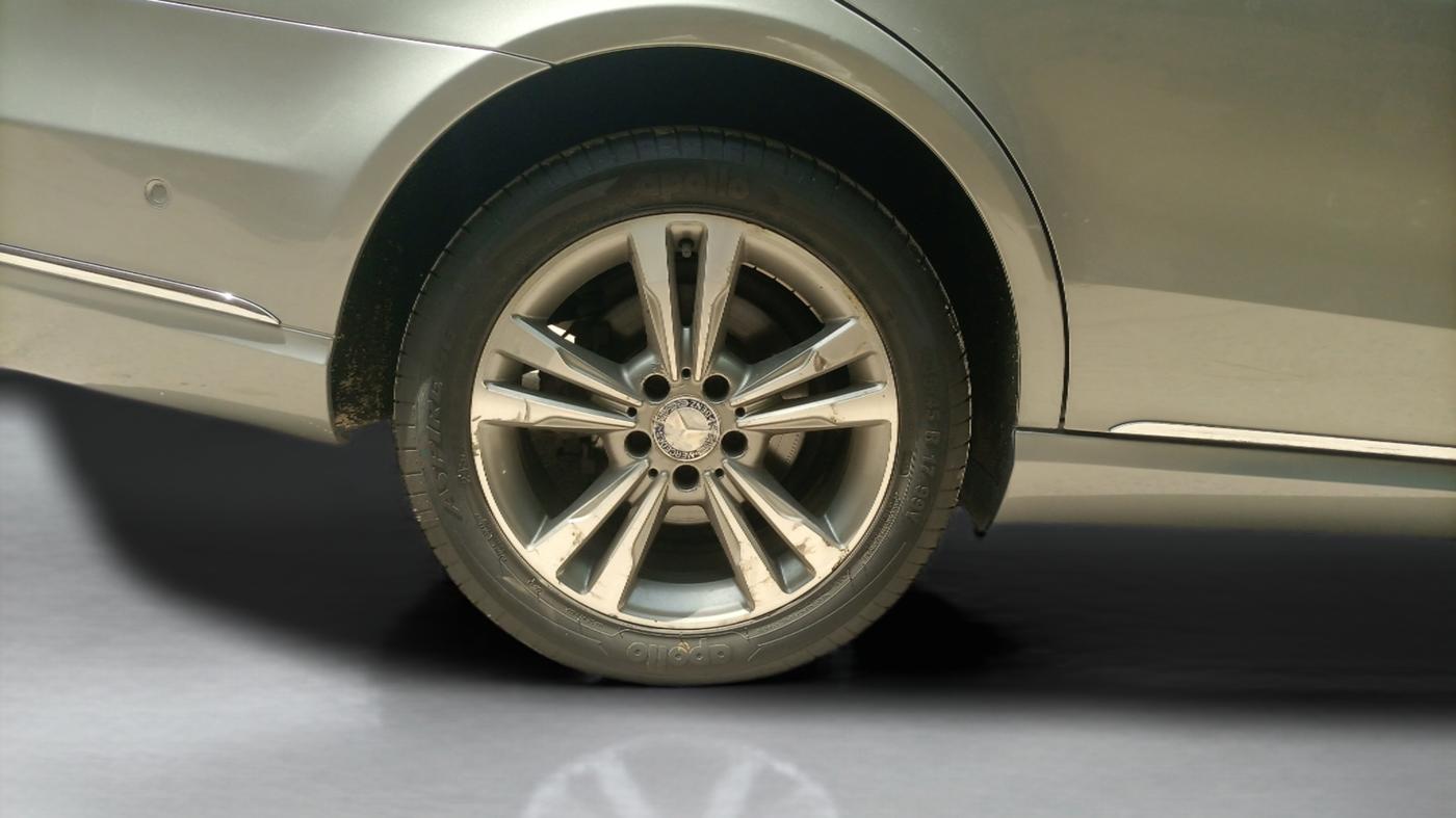 2013 Mercedes Benz E Class E 200 CGI, Petrol, Automatic, 79,000 km, Right Rear Wheel