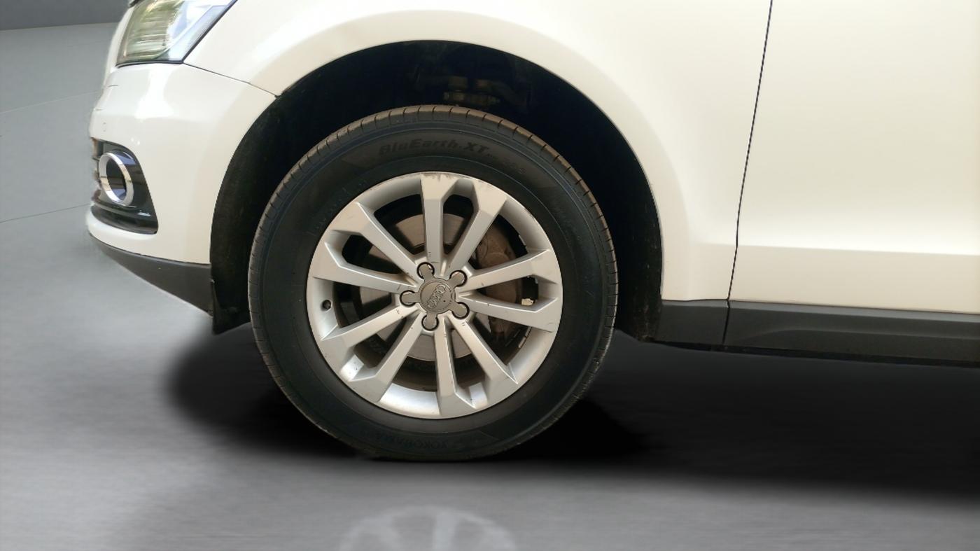 2014 Audi Q5 2.0 TDI QUATTRO, Diesel, Automatic, 1,05,127 km, Left Front Wheel