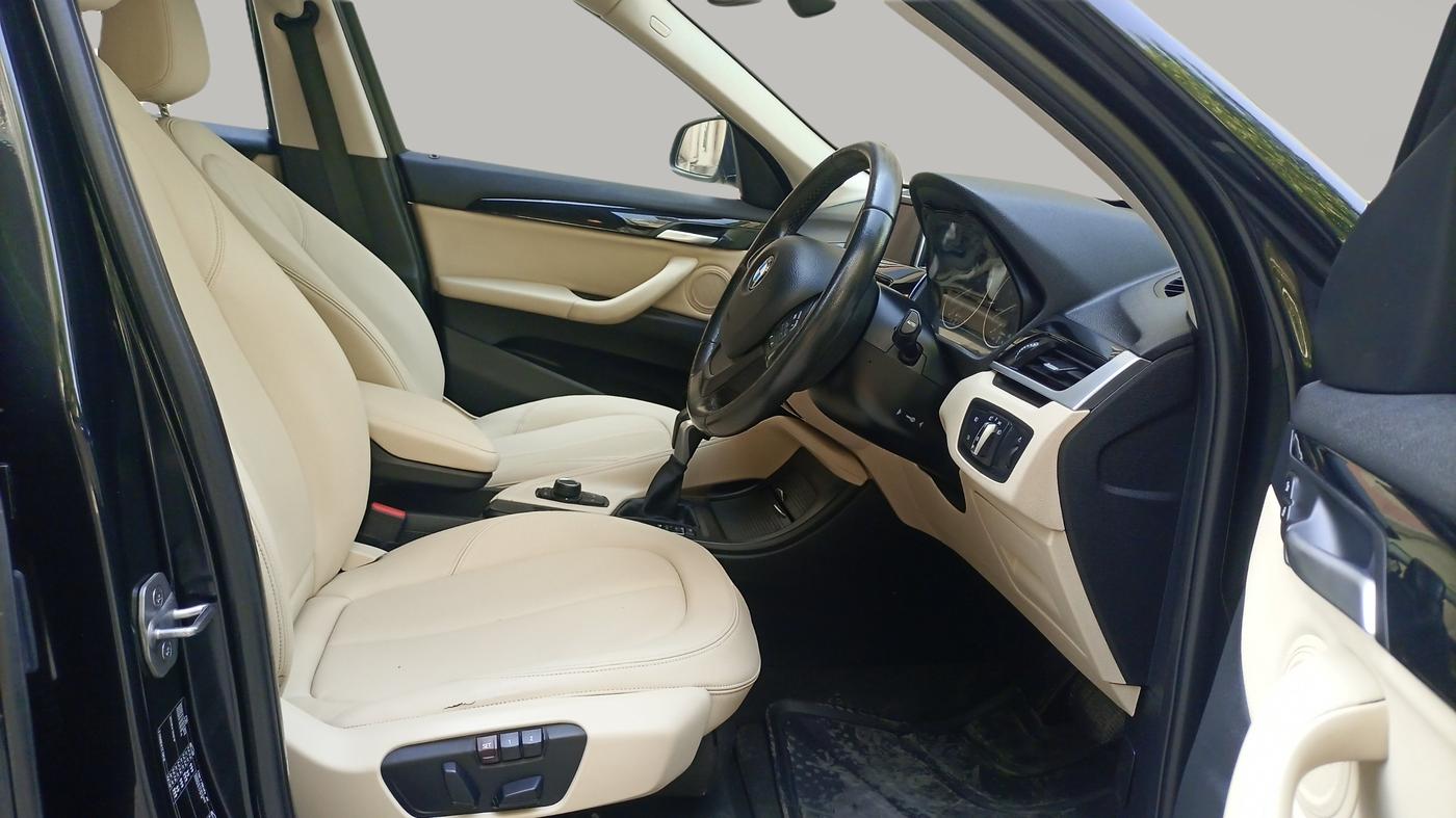 2017 BMW X1 sDrive 20d Expedition, Diesel, Automatic, 60,575 km, Right Side Front Door Cabin