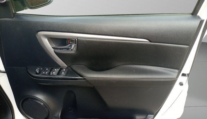 2023 Toyota Fortuner 4X2 AT 2.7 PETROL, Petrol, Automatic, 10,701 km, Driver Side Door Panel Controls